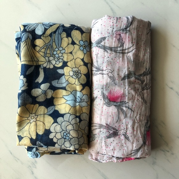 H&M Accessories - Light fabric pattern scarfs 2 bundle H&M Accessories - Light fabric pattern scarfs 2 bundle